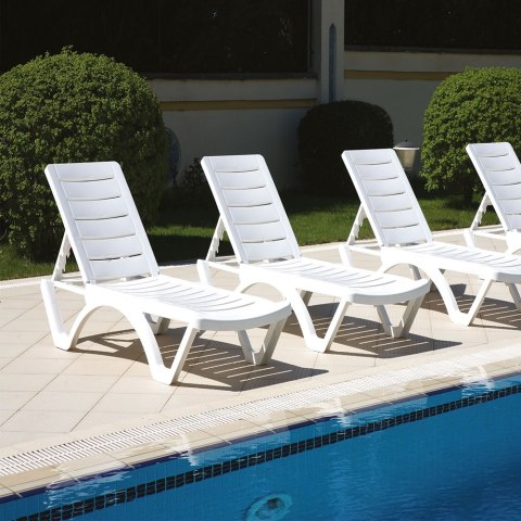 Leżak basenowy z tworzywa Aquaviva Aqua biały SAV076, regulowany z kółkami, do użytku w wodzie i ogrodzie, EAN 4820290401037