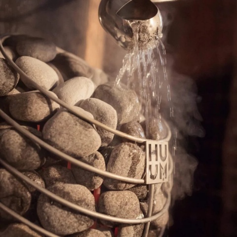 Wiszący piec do sauny HUUM DROP 6 kW w kształcie kropli wody, stal nierdzewna, kod EAN 4744103010066