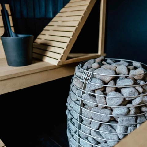 Piec elektryczny do sauny HUUM HIVE 15 kW design ula stal nierdzewna. Piec stojący na 250kg kamieni do sauny 15-23m3